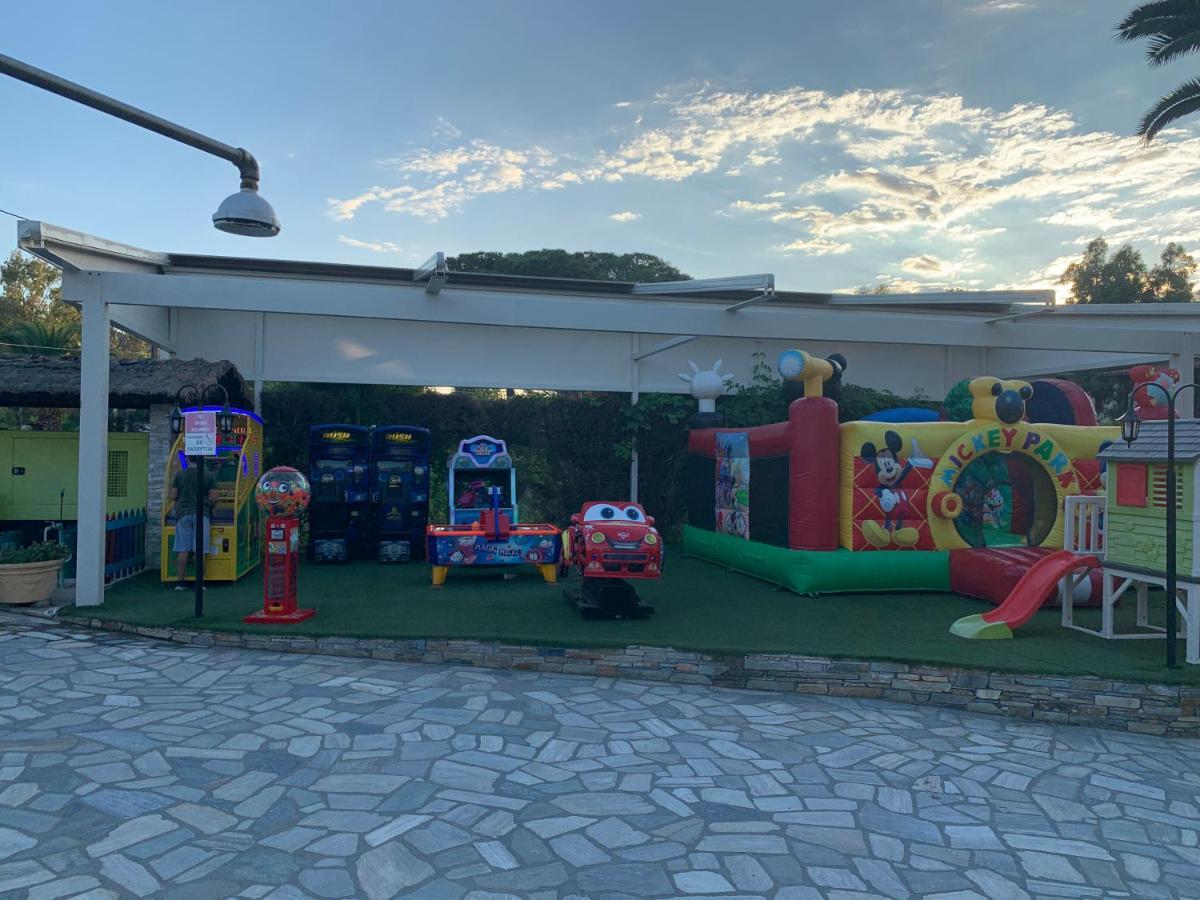 וורוורו Vergos Hotel מראה חיצוני תמונה