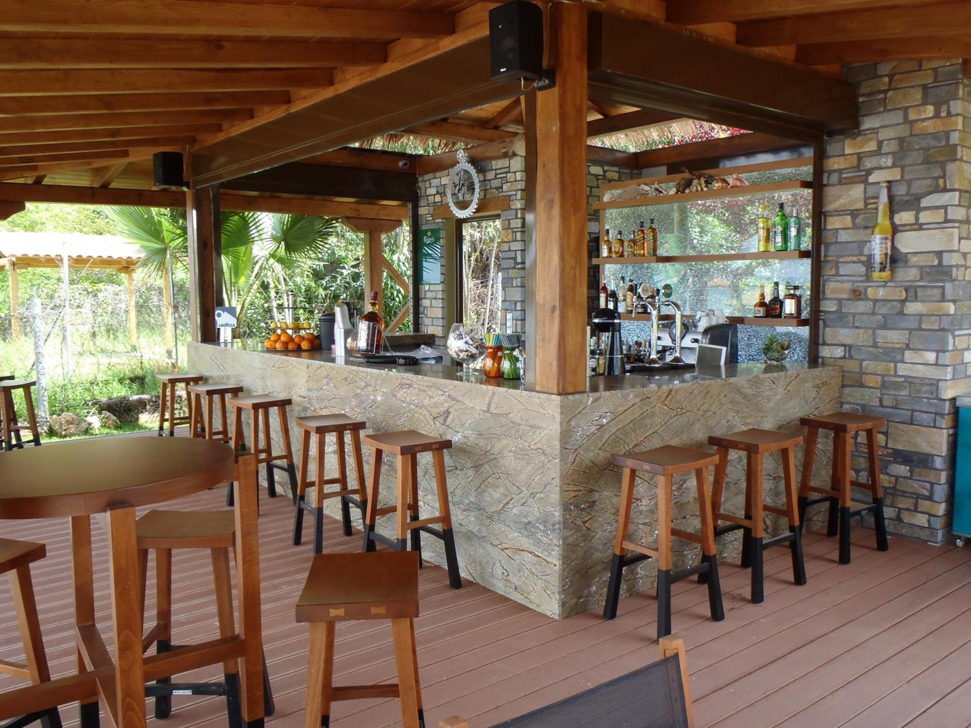 וורוורו Vergos Hotel מראה חיצוני תמונה