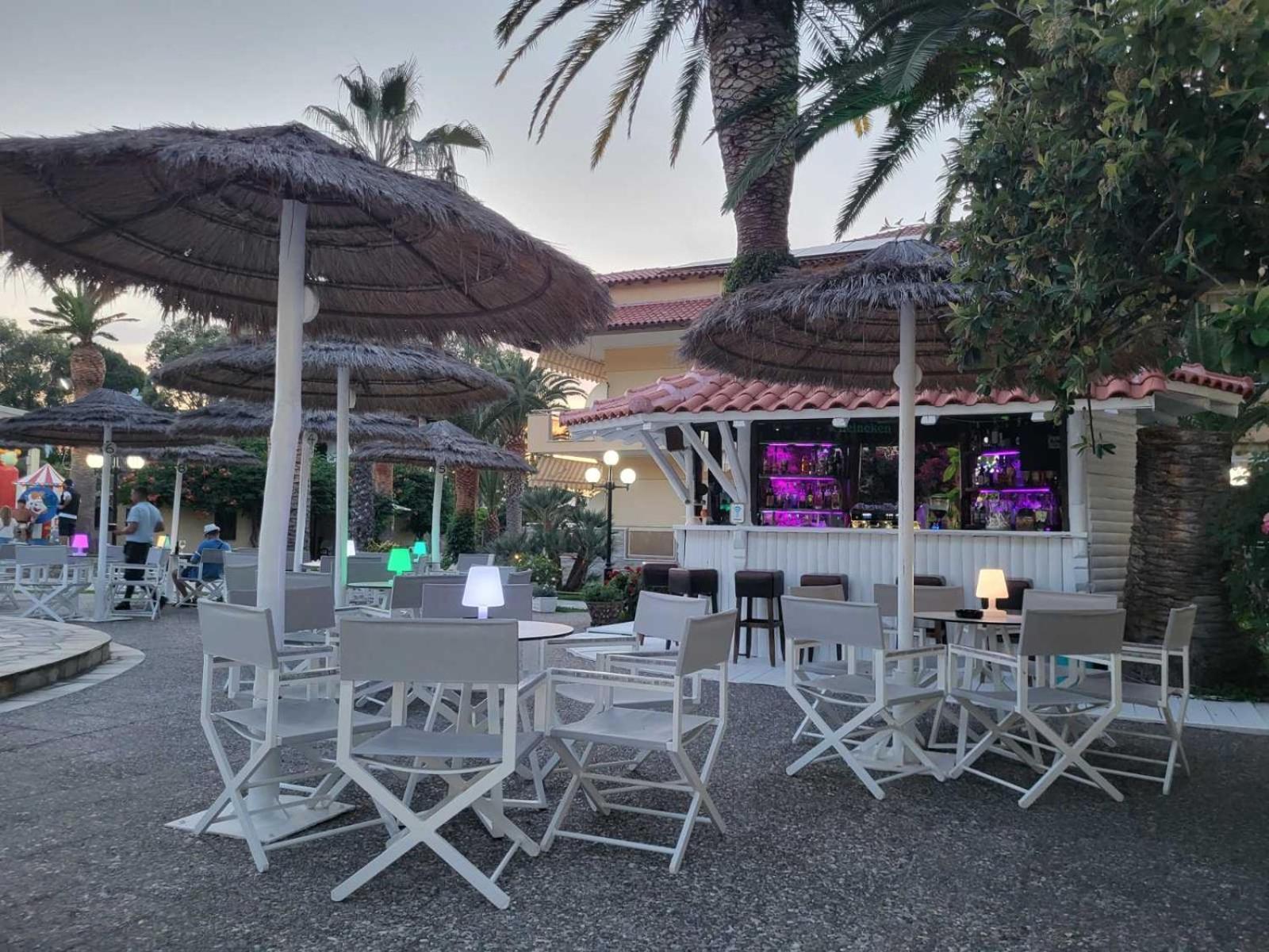 וורוורו Vergos Hotel מראה חיצוני תמונה