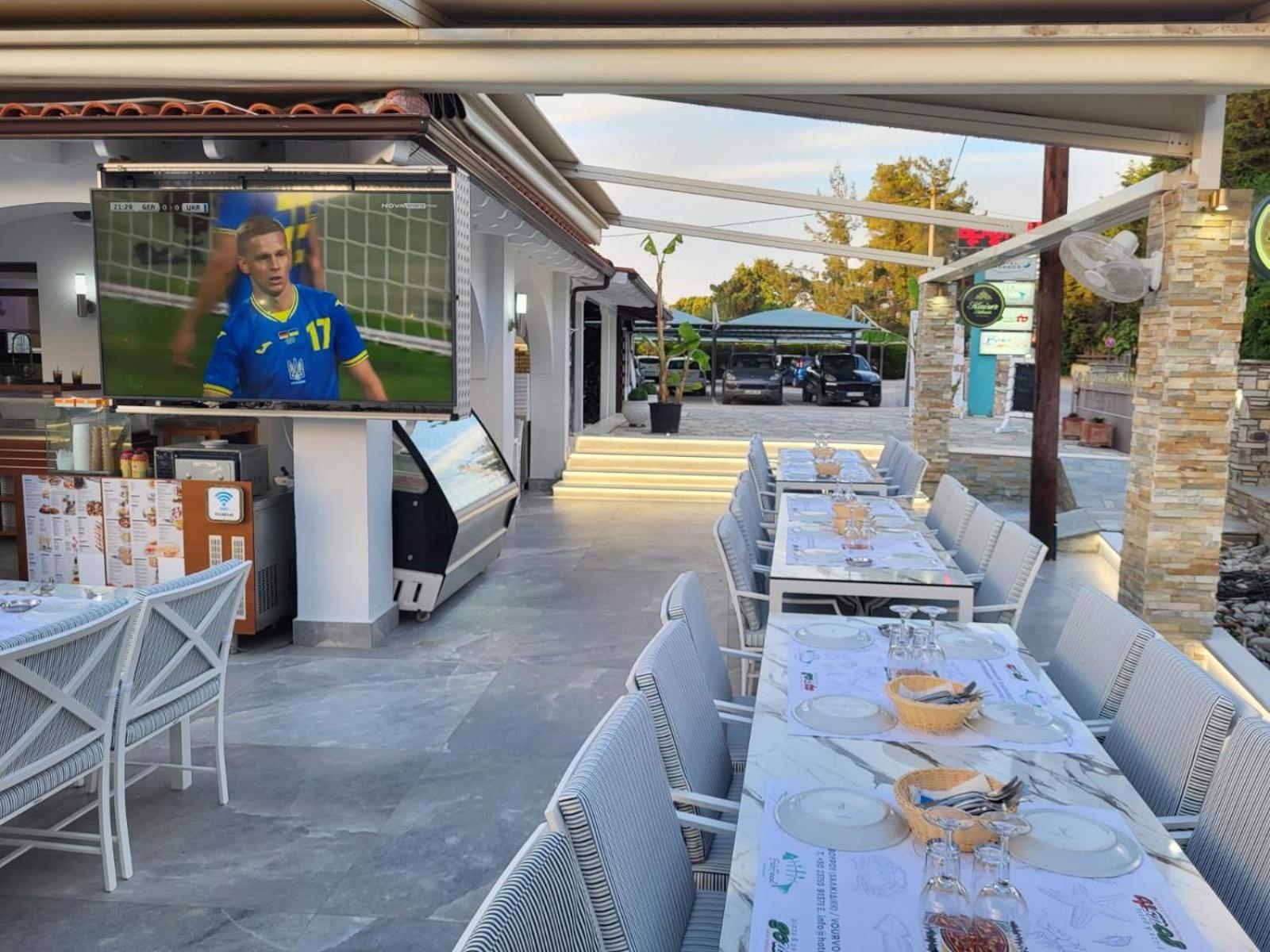 וורוורו Vergos Hotel מראה חיצוני תמונה