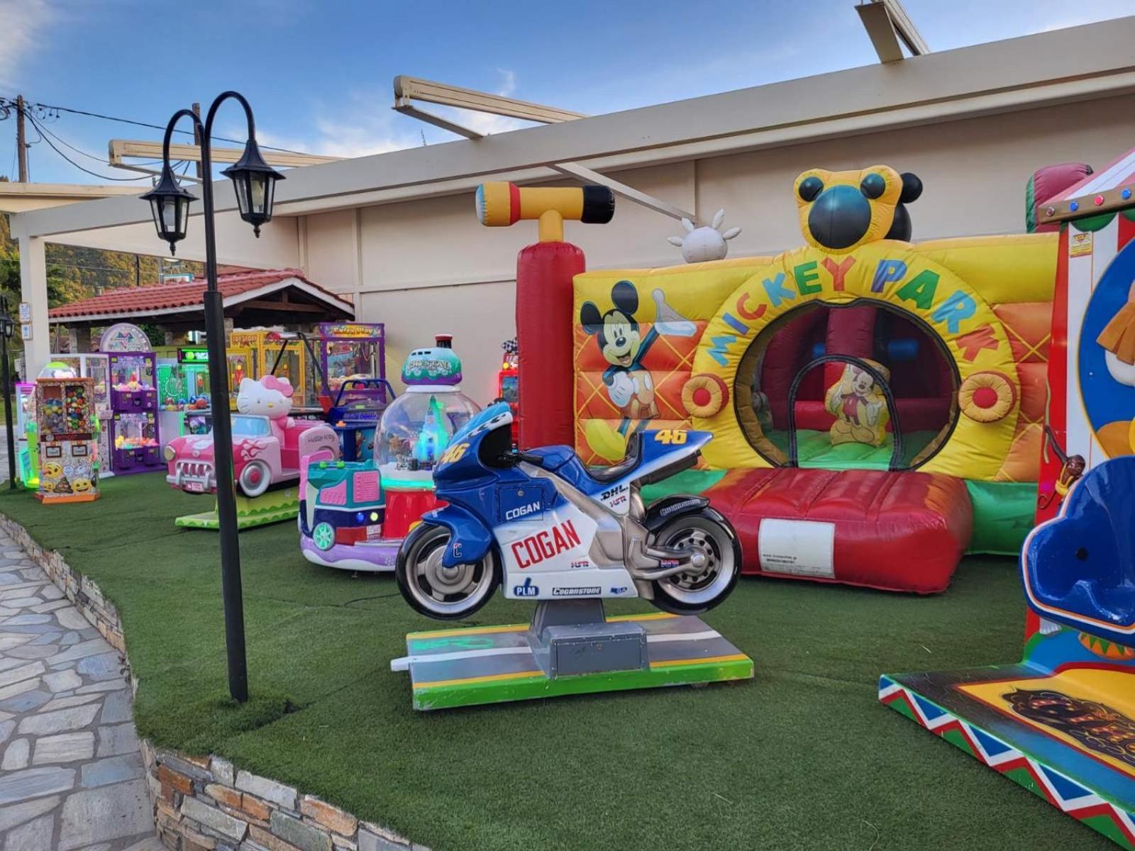 וורוורו Vergos Hotel מראה חיצוני תמונה