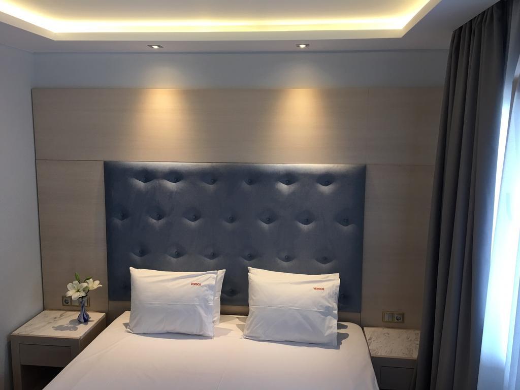 וורוורו Vergos Hotel מראה חיצוני תמונה
